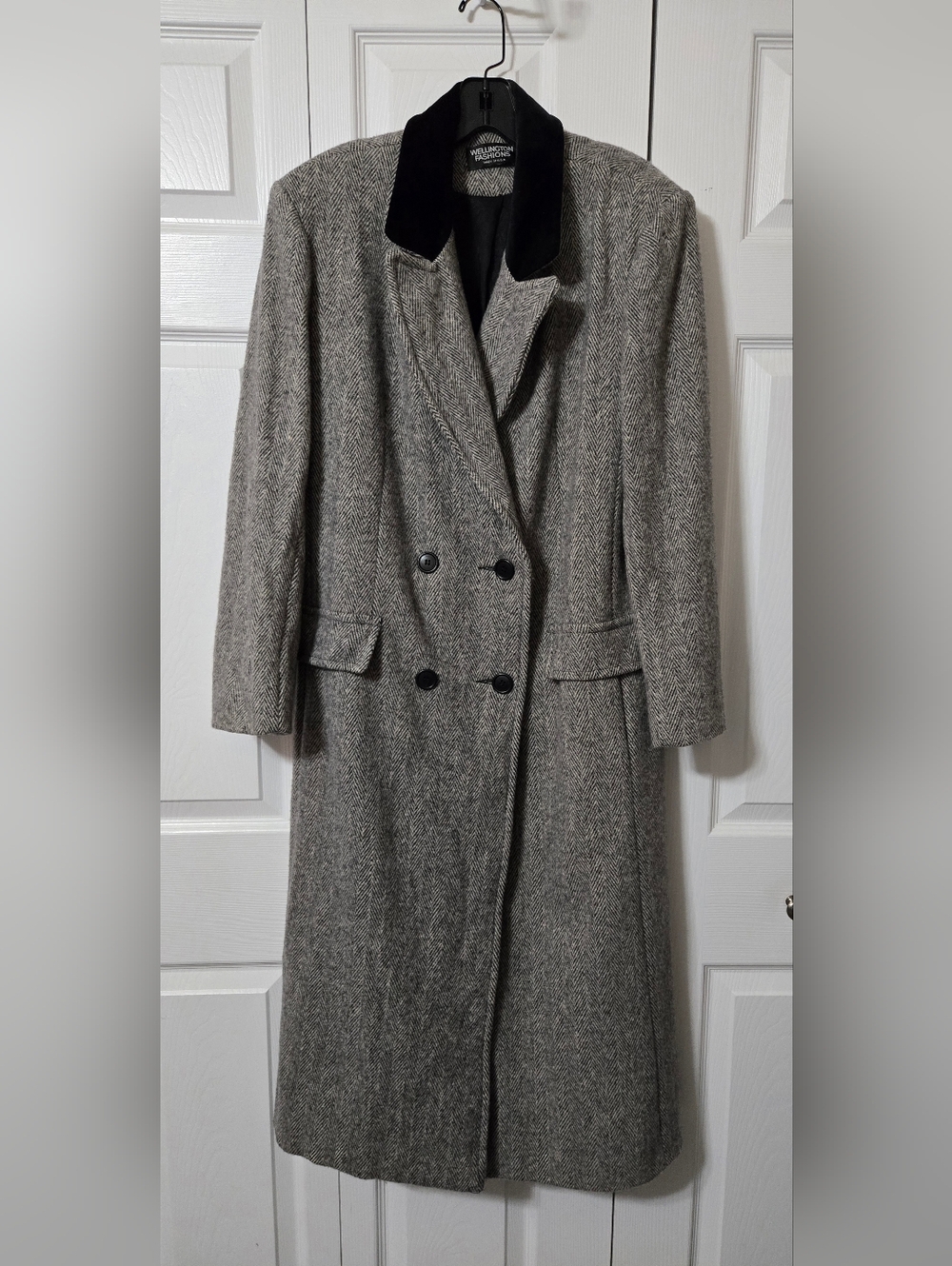 Gray Herringbone Double-Breasted Wool Blend Trench Coat Jacket, Size Large